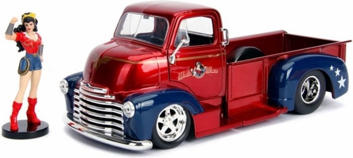 1952 Chevy Coe Pickup + Wonder Woman (DC Comics Bombshells) (Rood/Blauw) (21 cm) 1/24 JADA {Modelauto - Schaalmodel - Miniatuurauto}